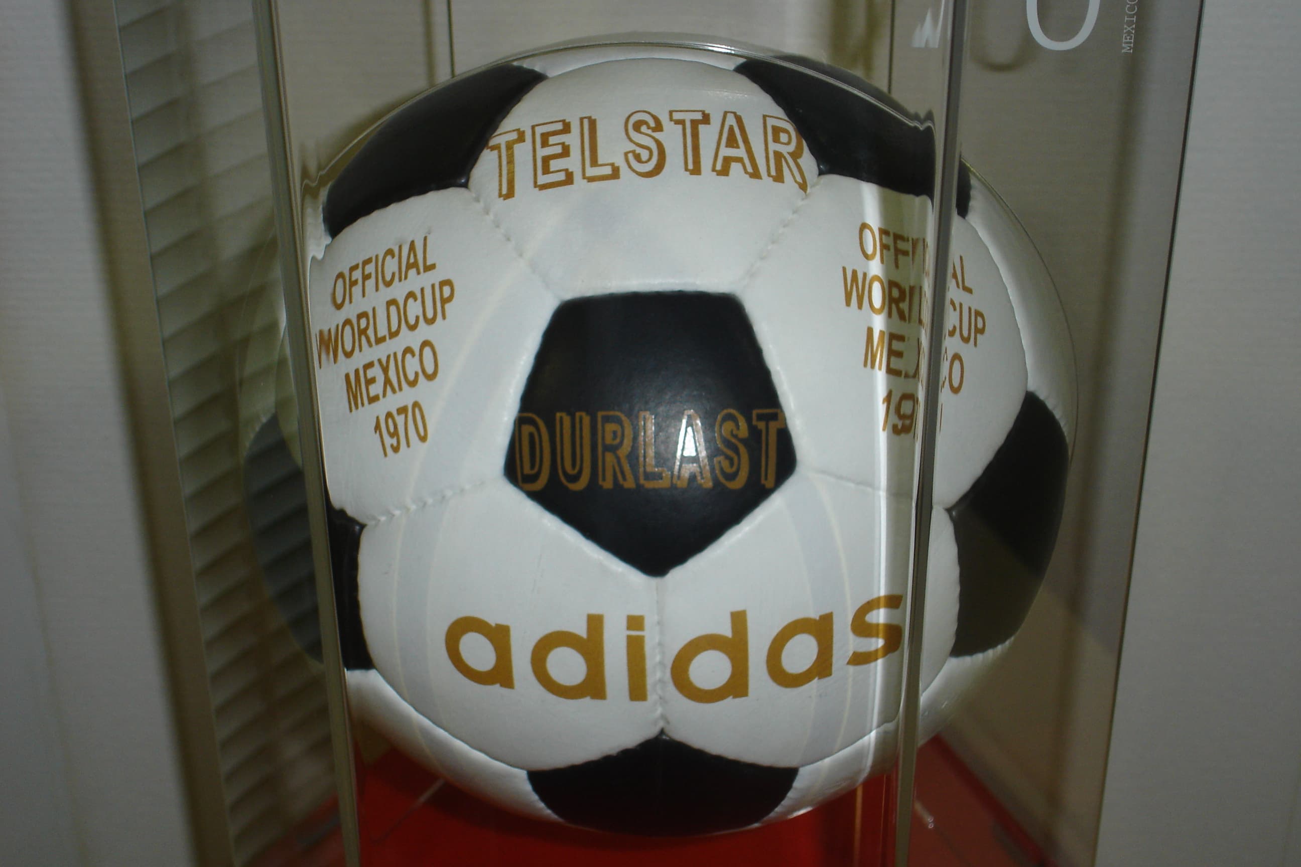 Adidas Telstar, balón oficial de México 1970