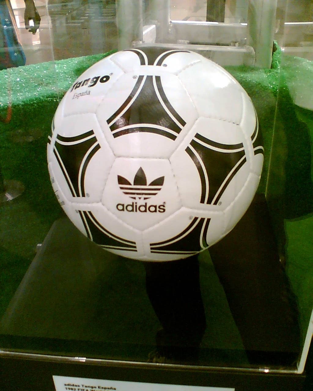 Adidas Tango España, último balón mundialista de cuero
