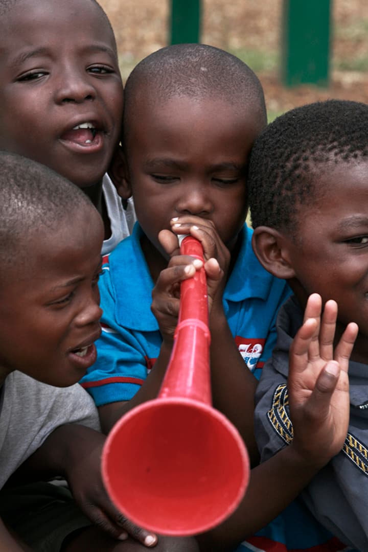 Vuvuzelas de colores, souvenir típico del Mundial