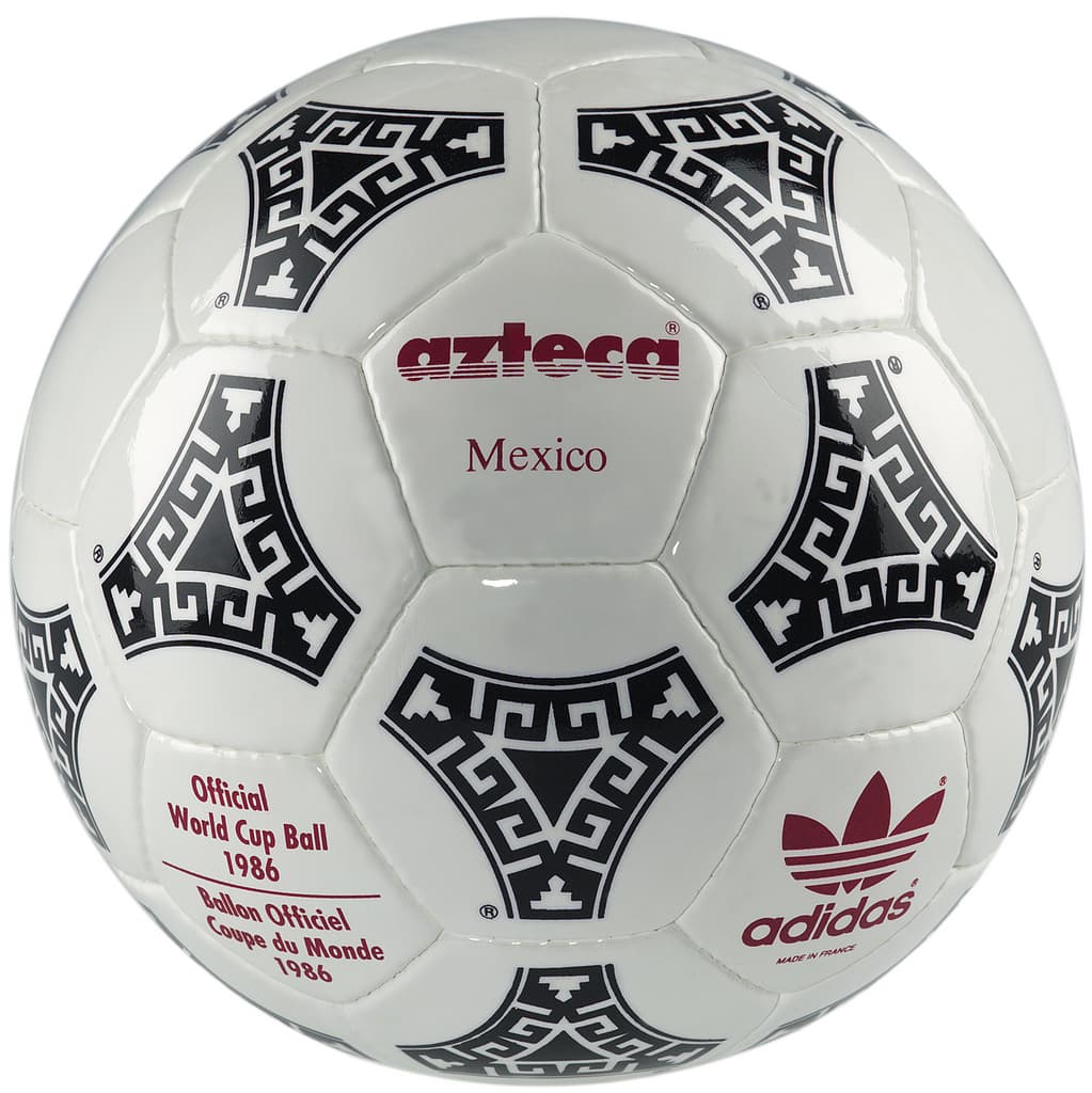 Adidas Azteca, primer balón mundialista totalmente sintético